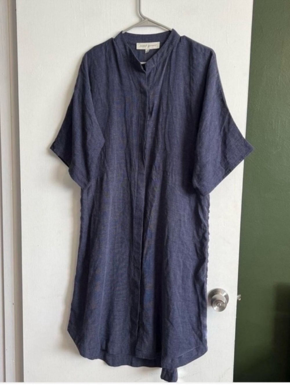Boutique Sweet Generis blue lightweight woven button knee length tunic dress